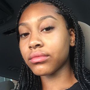 Meet your Posher, Brianna